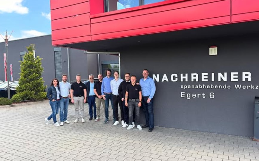 Gruppenfoto mit der Firma Stuhlmann bei der Firma Nachreiner