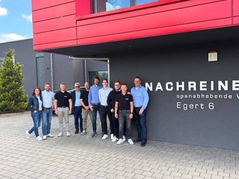 Aktuelles Gruppenfoto mit der Firma Stuhlmann bei der Firma Nachreiner